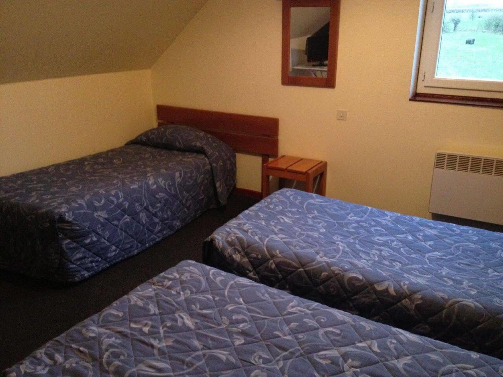 Logis Hotel - Les Paturelles Avesnelles Eksteriør bilde