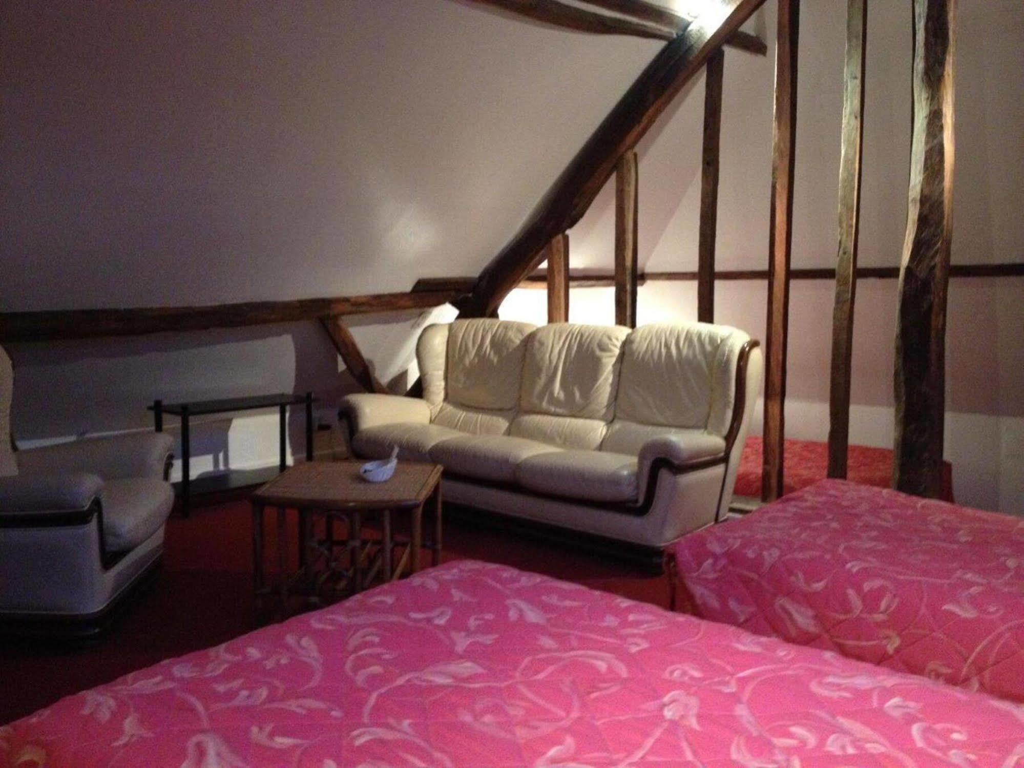 Logis Hotel - Les Paturelles Avesnelles Eksteriør bilde